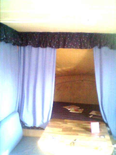 curtain2.jpg